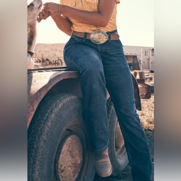 Wrangler Q Baby Boot Cut The Ultimate Riding Jean, Size 9/10 x 30, NWOT - Picture 2 of 14